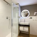 Hotell Western Tritone