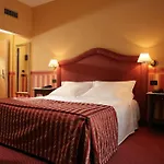 Western Tritone Hotell 4*