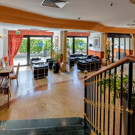 Western Tritone Hotel