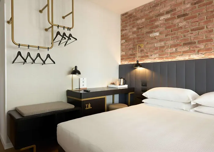 Western Tritone 4* Mestre