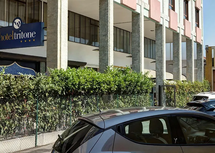 Western Tritone Hotel 4*