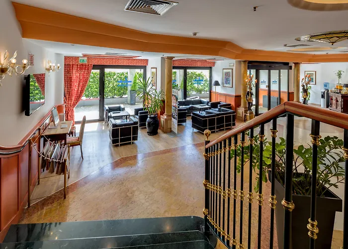 Western Tritone Hotel