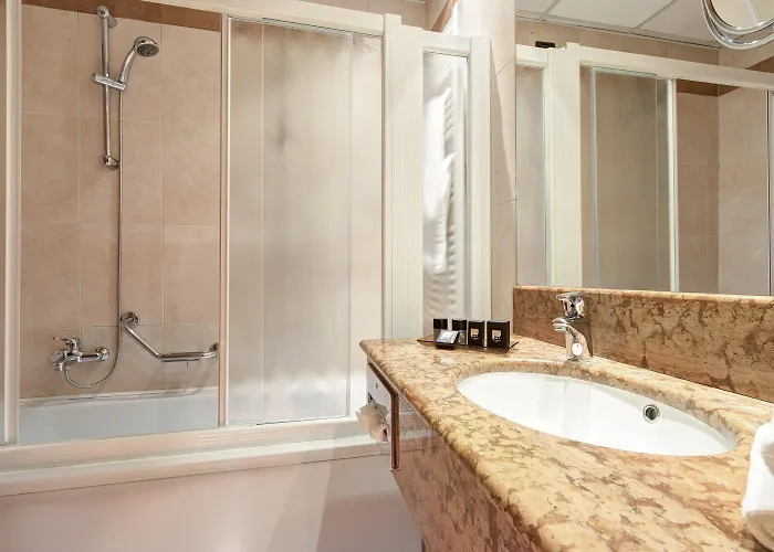 Western Tritone Hotel 4*