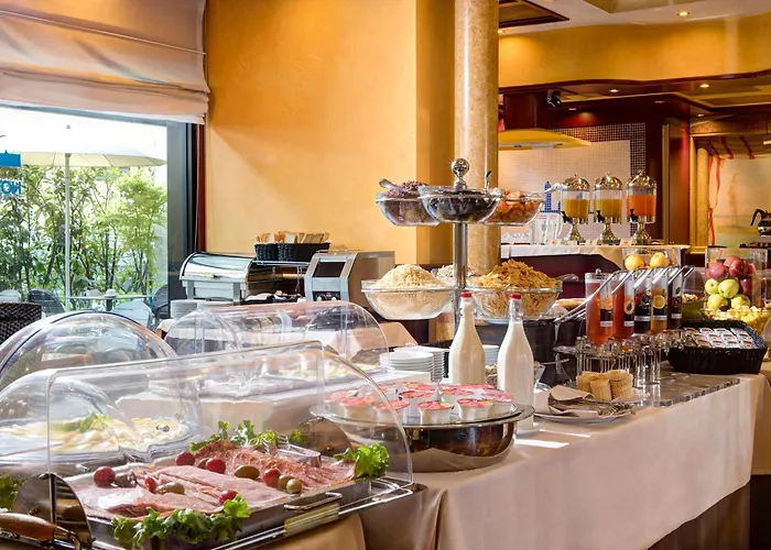 Western Tritone Hotel