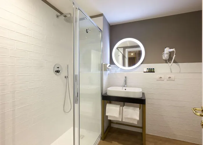 Hotel Western Tritone