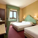 فندق Western Tritone