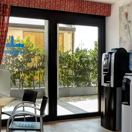 מלון Western Tritone