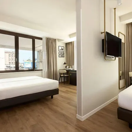 Western Tritone מסטרה