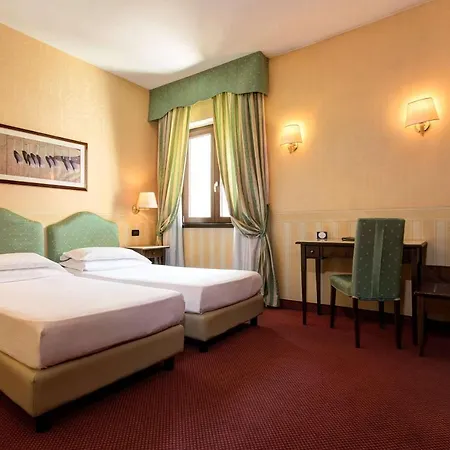 Western Tritone Szálloda 4*
