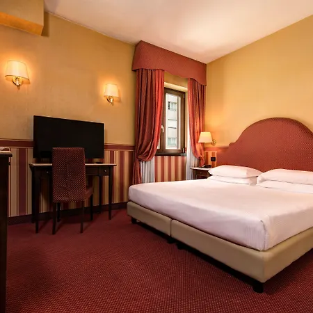 Western Tritone Hotell 4*