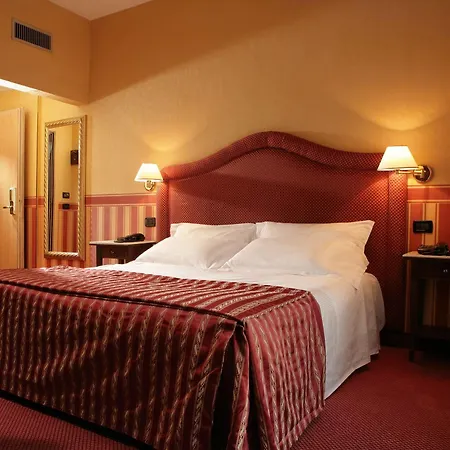 Western Tritone Hotell 4*