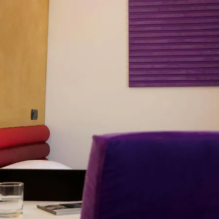 Western Tritone 4* מסטרה