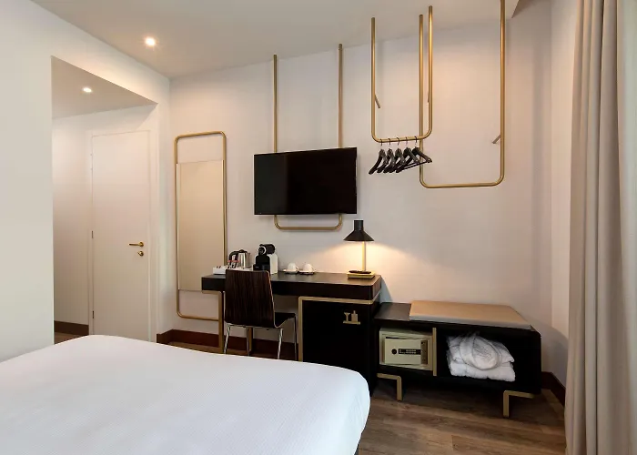 Western Tritone 4* Местре