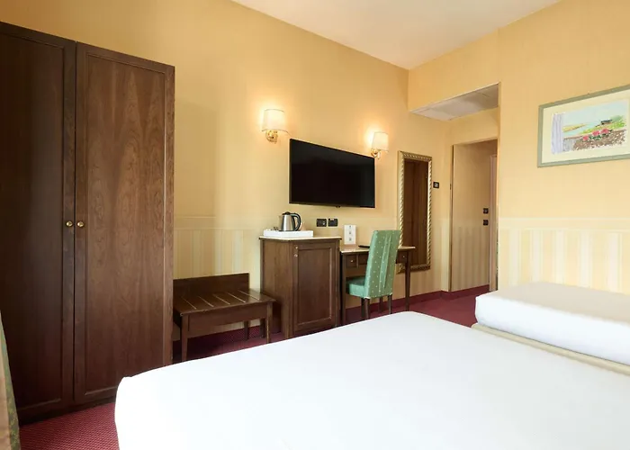 Western Tritone 4* Местре