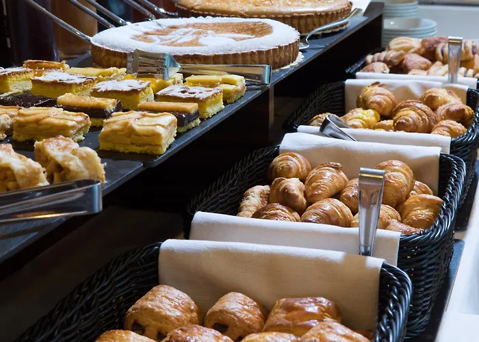 Western Tritone 4* Местре