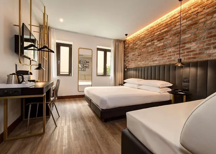 Western Tritone 4* Местре