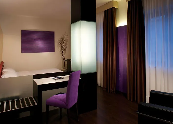 Отель Western Tritone 4*