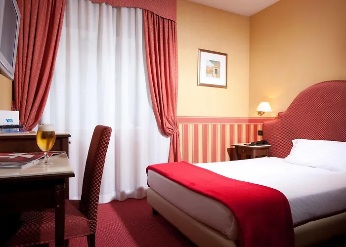 Western Tritone Hotel 4*